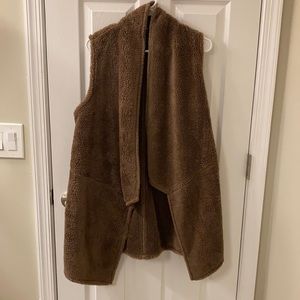 VERY SOFT brown vest